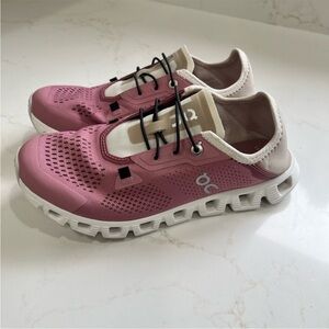 On Running CloudCoast Pink and Cream Women's Sneakers, 6.5, LIKE NEW! rare color